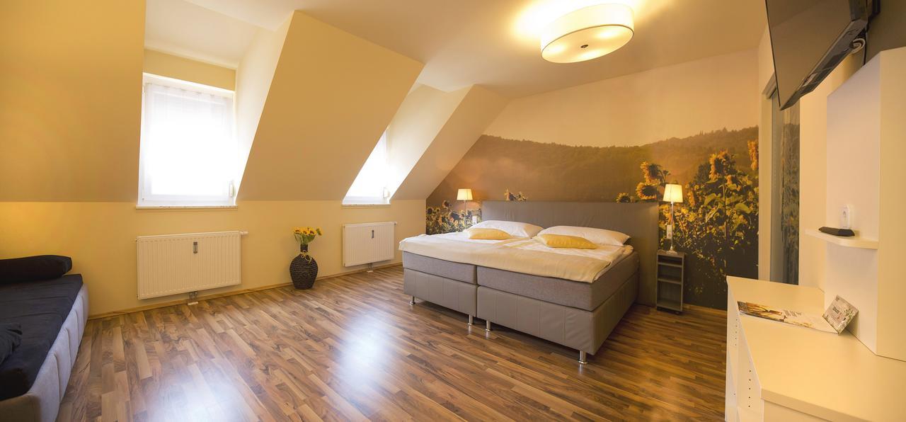 Hotel & Wirtshaus Hoedl-Kaplan Фельдбах Экстерьер фото
